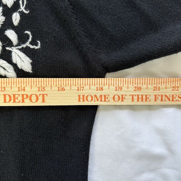 Vtg Embroidered Sweater Women M Black Soft Cozy Grandma Cottagecore Feminine 80s - Picture 7 of 9